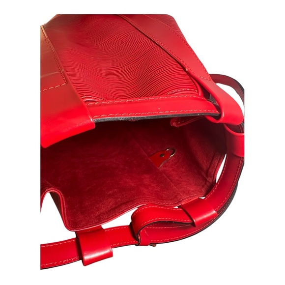LOUIS VUITTON Red Leather Randonne EPI Shoulder Bag NEW WITHOUT TAGS - Picture 7 of 16